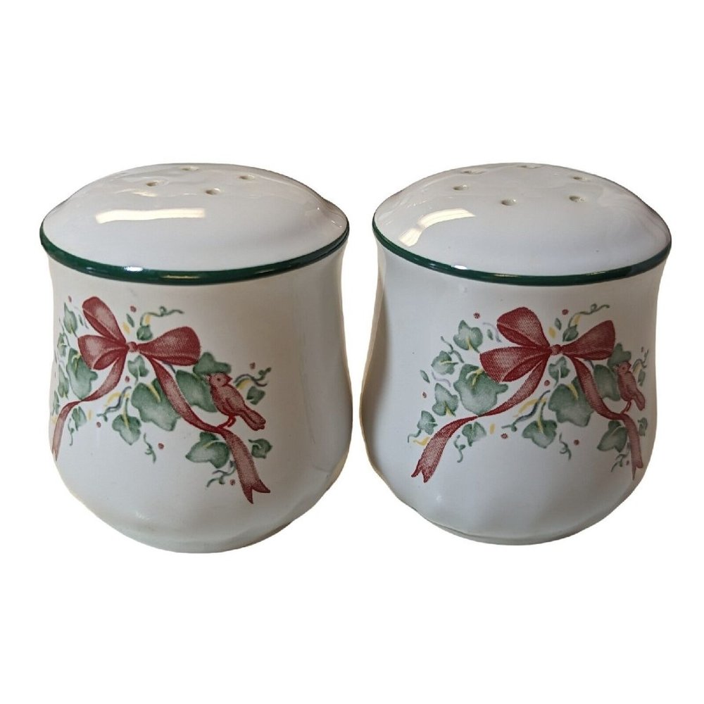 Corelle Callaway Holiday Salt & Pepper Shaker Set EUC